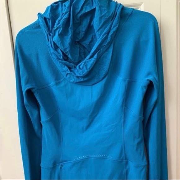 Lululemon Far and Free Jacket Size 6 - Picture 6 of 11
